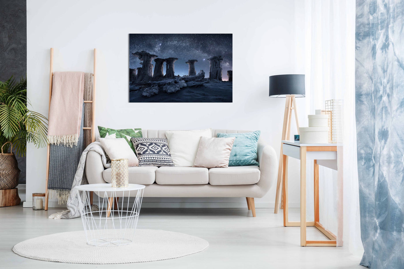 Primival Arch and Columns, Pictures for Home Walls, Bedroom, Living Room & Bathroom Decor